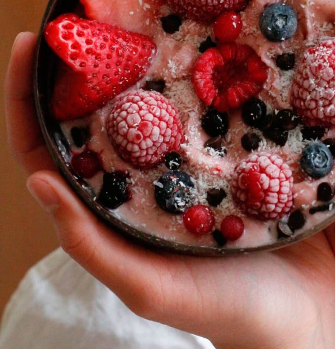 SCHOKO WALDFRÜCHTE SMOOTHIE BOWL