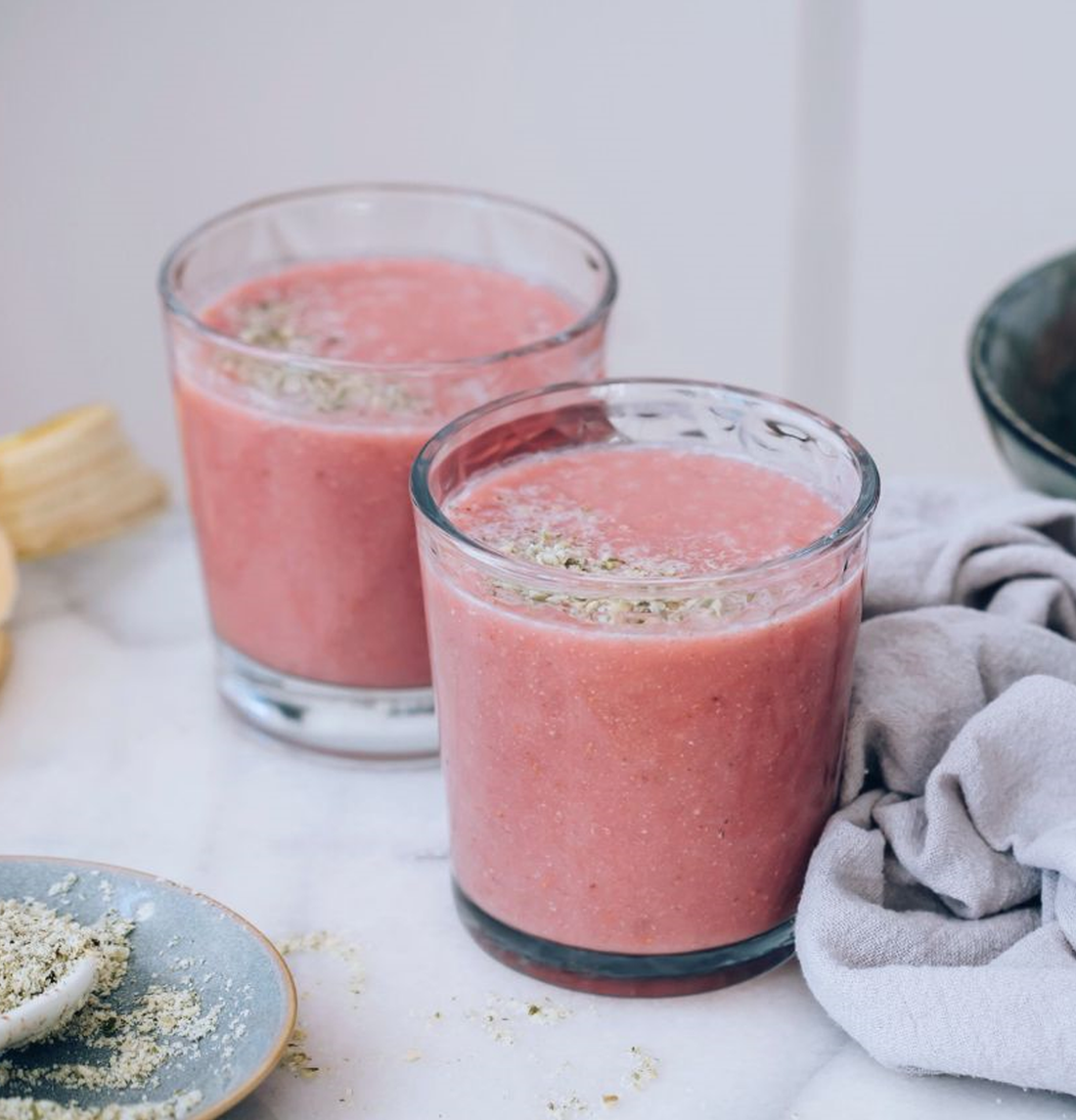 BANANE ERDBEER SAHNE SMOOTHIE